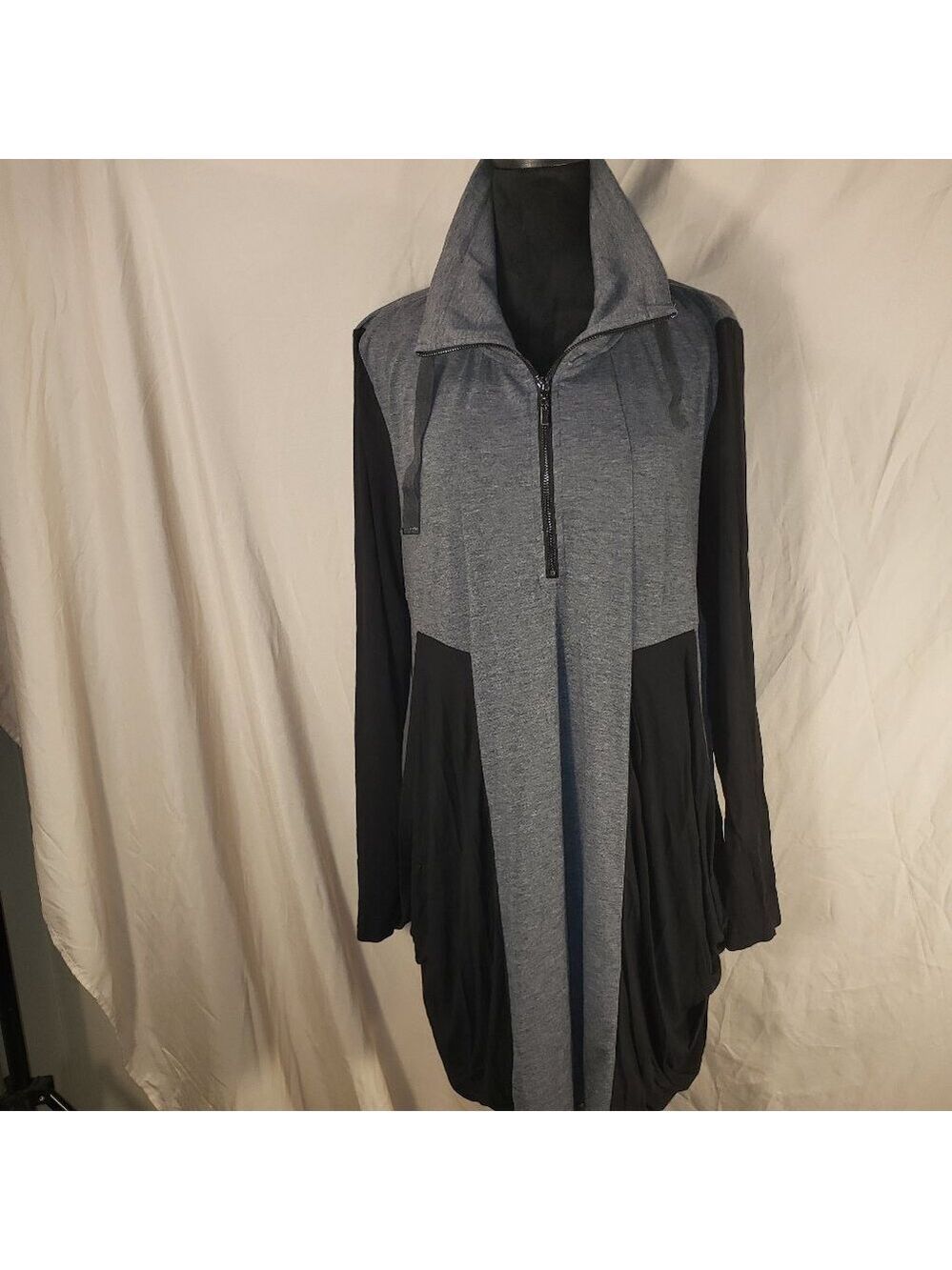 P LUCA Milano Gray & Black Hooded Top - XL